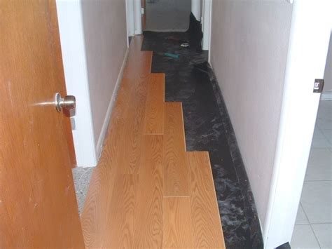 What Is The Best Way To Lay Laminate Flooring In A Hallway Floor Roma