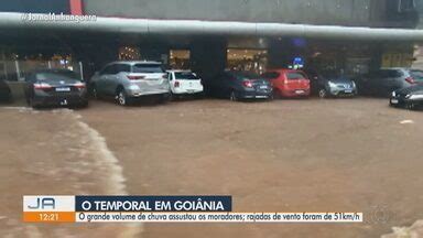 JA 1ª Edição Veja os estragos provocados pela chuva em vários bairros