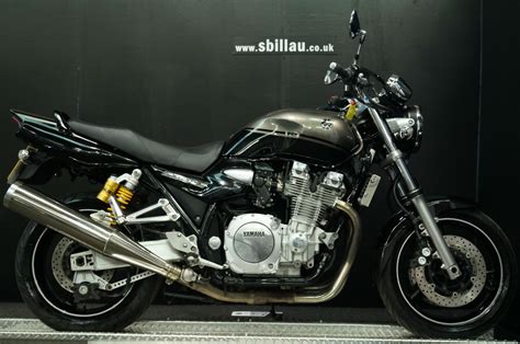 YAMAHA XJR RETRO NAKED MUSCLE BIKE MILES