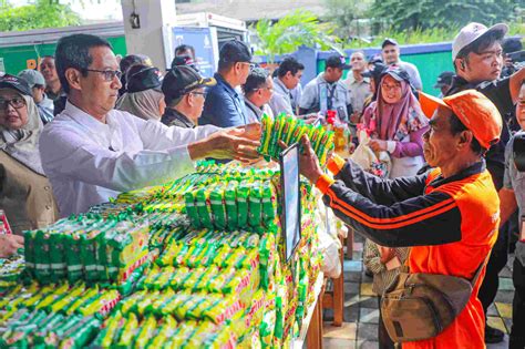 Dipantau Langsung Heru Budi Program Sembako Murah Di Jakarta Libatkan