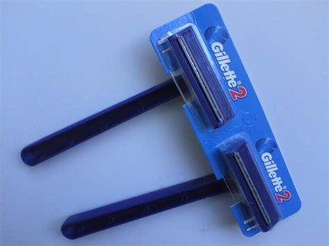 Gillette одноразовая бритва с двумя лезвиями.станок: 10 грн - всякая ...