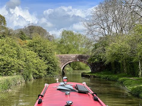 Approaching Bridge On The Grand Union Andrew Abbott Geograph