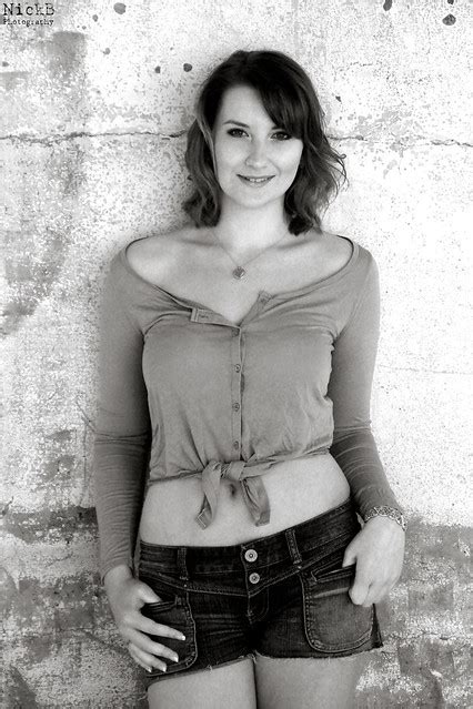 6 Hot Sexy Amy Shira Teitel Bikini Pics