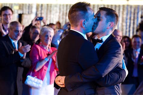 Le Premier Mariage Homosexuel A T C L Br En France