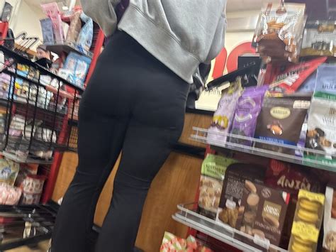Pawg Brunette Capped In Tj Max Faceshots Bentover And Slight Vpl Spandex Leggings Yoga