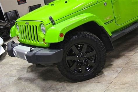 2013 Jeep Wrangler Unlimited Sahara 4WD 2 TOPS 6-Speed Manual GECKO