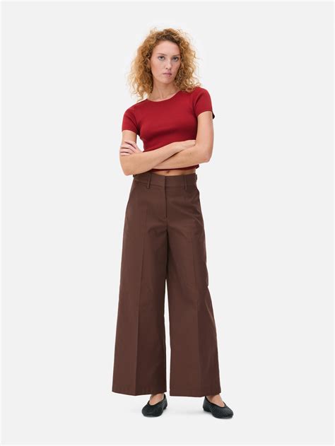 Primark blackburn sales are drawing massive crowds this weekend 15