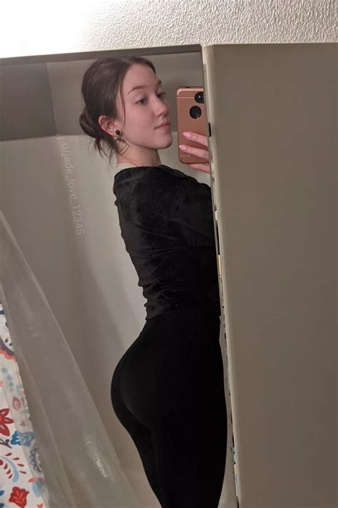 Do You Like My Booty In Yoga Pants Nudes Brunetteass Nude Pics Org