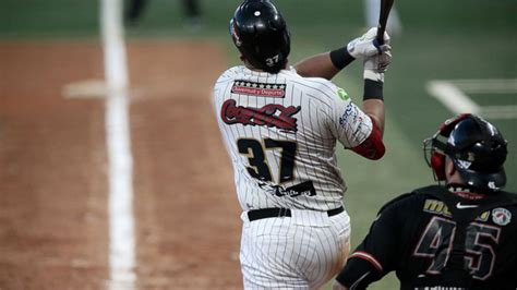 Leones Del Caracas Venci A Guilas Del Zulia Y Se Instala En El Primer