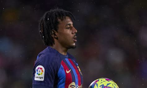 Barcelona Boss Xavi Admits He Had Talks With Chelsea Target Kounde Over