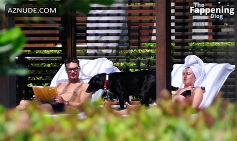 Aubrey Paige Sexy Seen With Ryan Showing Off Her Gorgeous Body Wearing A Hot Bikini At The Beach