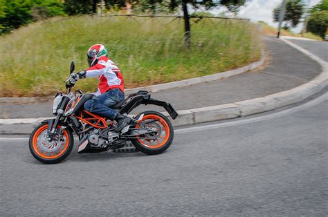Listino Ktm Duke Abs Naked Media Moto Motori Net