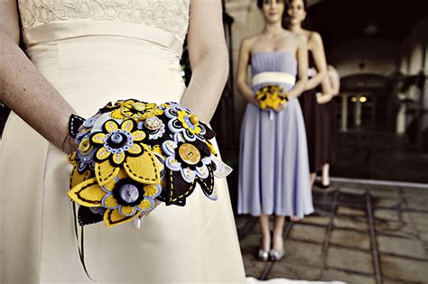 Цветы и букеты из пуговиц. Идеи и мастер-класс