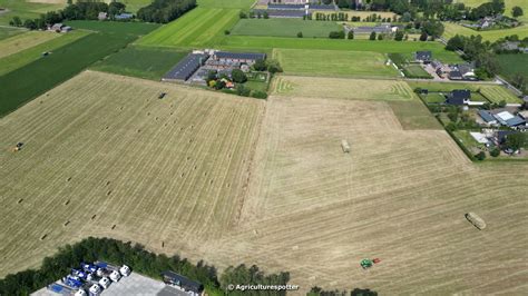 Deutz Fahr Deutz Fahr Dx En New Holland Bc Balenpers