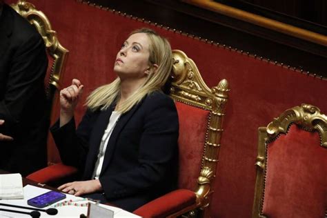 Botta E Risposta Tra Giorgia Meloni E M S Infiamma Il Senato Il Video