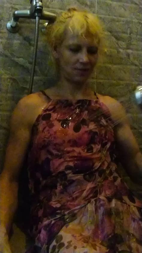 Wetlook Slut Annemieke Cumload Under Shower Dutch Shemale Amateur Porn XHamster