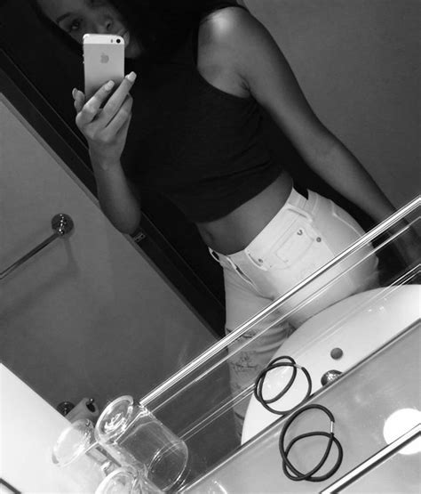 Serena Alis Hot Selfies NSFW BootymotionTV