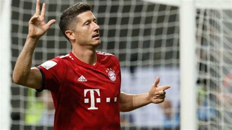 Robert Lewandowski wyrównał osiagnięcie Leo Messiego i Cristiano Ronaldo