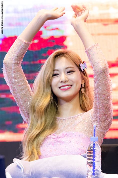 190929 Blonde Tzuyu R Twice