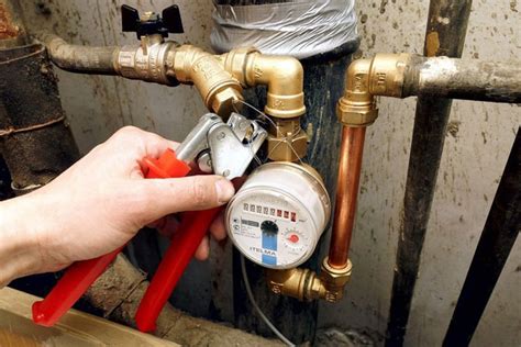 Пломбировка счетчиков воды: надо ли делать, куда обращаться