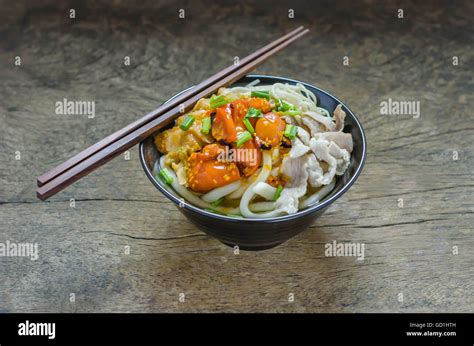 Korean Hot Spicy Noodles With Kimchi And Seafood Stock Photo Alamy