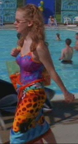 10 Hot Sexy Hillary Tuck Bikini Pics