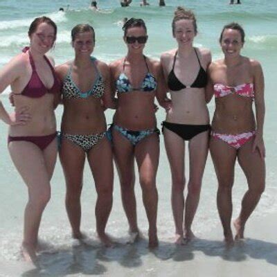 5 Hot Sexy Shelbey Wilson Bikini Pics