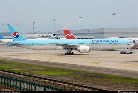 HL8346 Korean Air Boeing 777 300ER Photo By Ziyouzizai ID 1066570