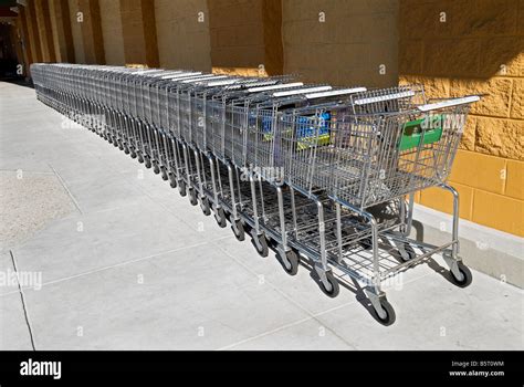 Line Up Of Shopping Carts In Front Of Grocery Store Stock Photo Alamy