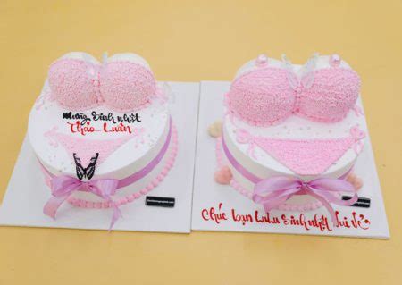 Bánh sinh nhật 18 tạo hình 3d cặp zú và bikini hồng đáng yêu tặng nữ Bánh Kem Ngộ Nghĩnh