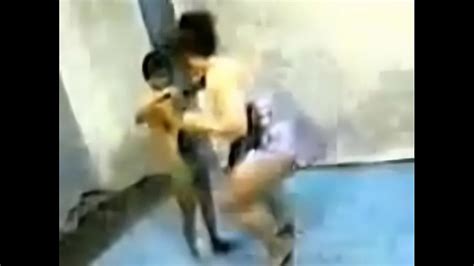 Big Woman Lifts Small Man XVIDEOS