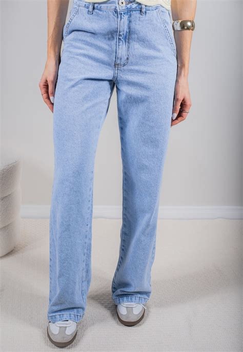 Calça Jeans Lavagem Clara - CALÇA JEANS WIDE LEG LAVAGEM CLARA - AIVE STORE