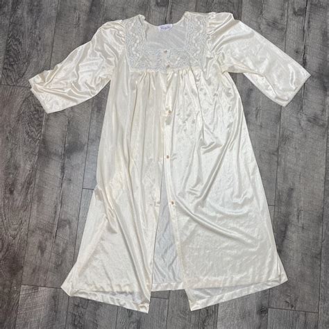 Vintage Vanity Fair Lingerie Button Up Nighty Robe Depop