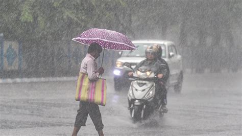 Uttarakhand Weather Update आज भी बिगड़ा रहेगा मौसम भारी बारिश का येलो