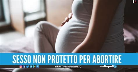 Orge E Sesso Senza Precauzioni Perde Chi Resta Incinta Si Chiama Sex Roulette La Nuova