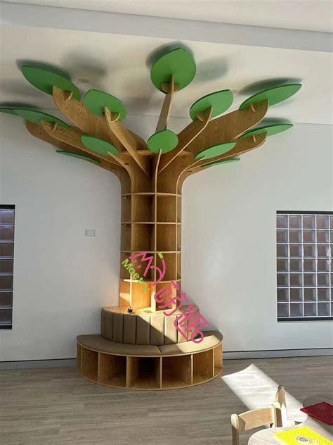 Reading Tree Bookshelf Em 2024 Brinquedoteca Colorida Decoração De