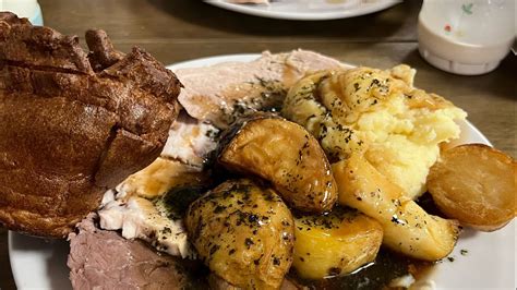 The Shires Pub Sunday Roast Youtube