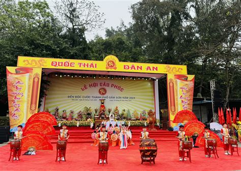 le hoi cau phuc den  cuoc net van hoa  dao mo dau nam du lich