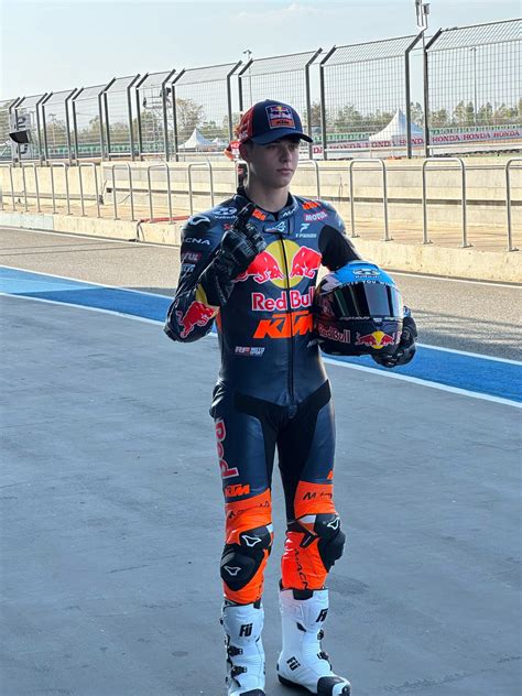 Perrone listo para su debut en Moto3: «Estoy con mucha ansiedad de