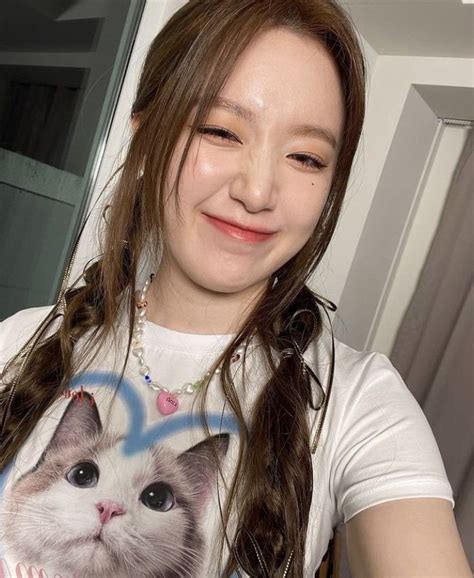 Пин от пользователя ♡eunie♡ на доске shuhua | Фотографии группы ...