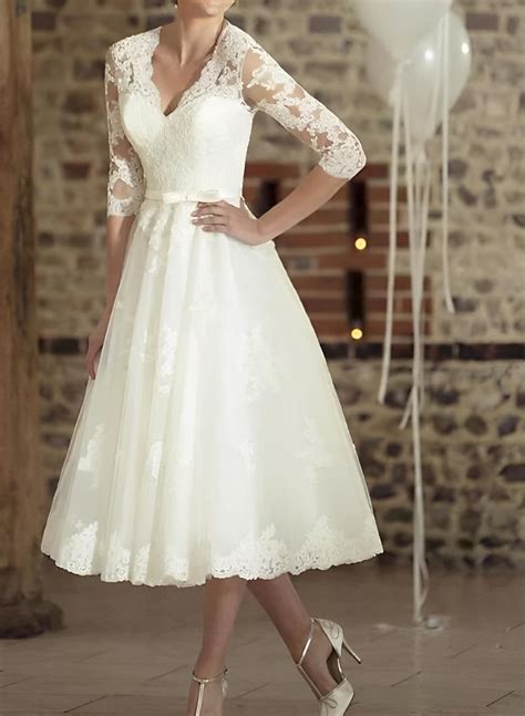 Vintage Ball-Gown Wedding Dresses With Off-The-Shoulder Short Sleeves