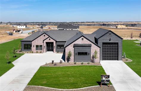Modern Ranch - Goffin Heritage Homes