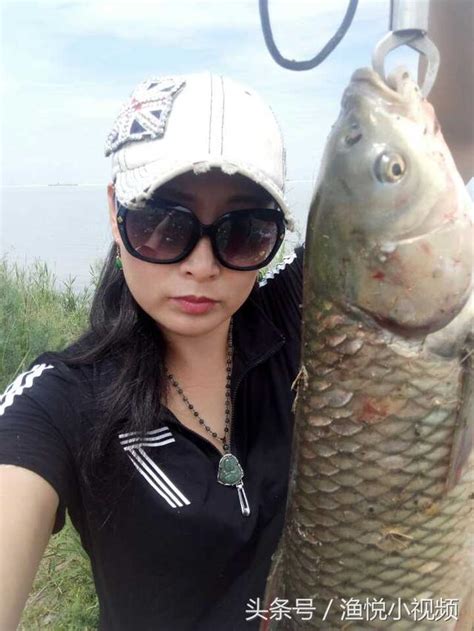 這麼厲害的女釣手，全是大鯉魚，你釣的過她嗎 每日頭條