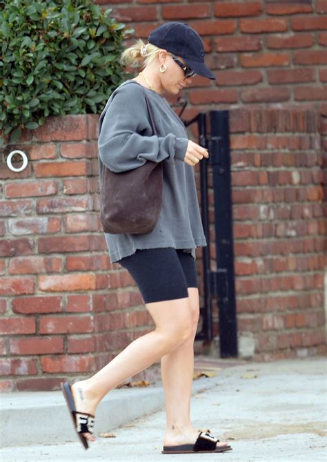 HILARY DUFF Shopping at Michaels Art Supply Store in Studio City 09/25