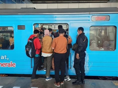 Penumpang KRL Masa Nataru Diprediksi Meningkat Pada Hari Libur Ini