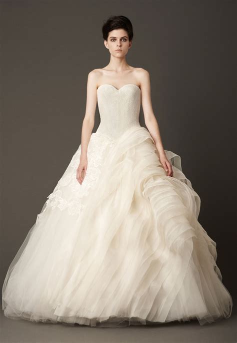 Dressybridal Vera Wang Fall Ruffled Wedding Gowns