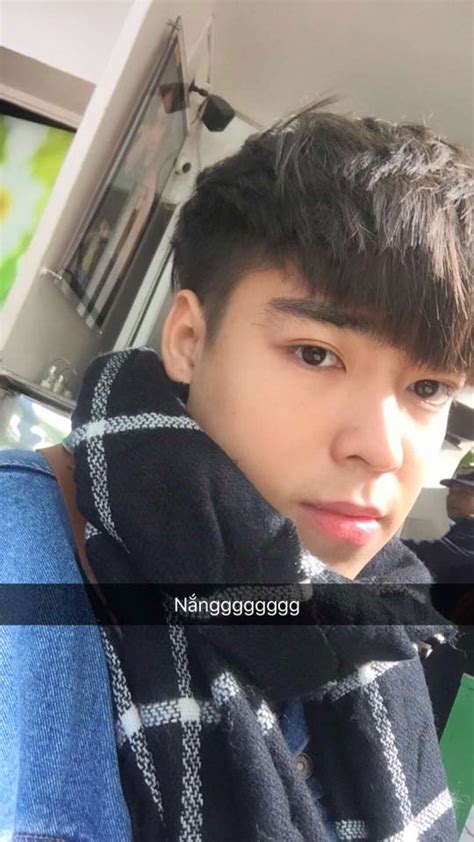 Hot boy xe bus thêm một lần khiến các cô gái phát sốt với hình ảnh lịch lãm chuẩn soái ca