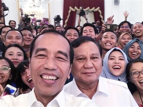 Foto Penuh Senyuman Pertemuan Jokowi Dan Prabowo Tagar