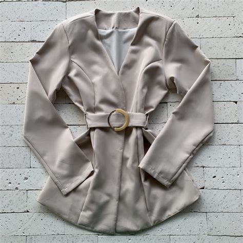 Blazer Alfaiataria Alongado Cinto Nude Dondoca Moda Feminina