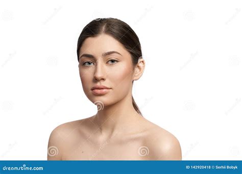 Ritratto Della Ragazza Con Le Spalle E L Acconciatura Nude Della Coda Di Cavallo Fotografia